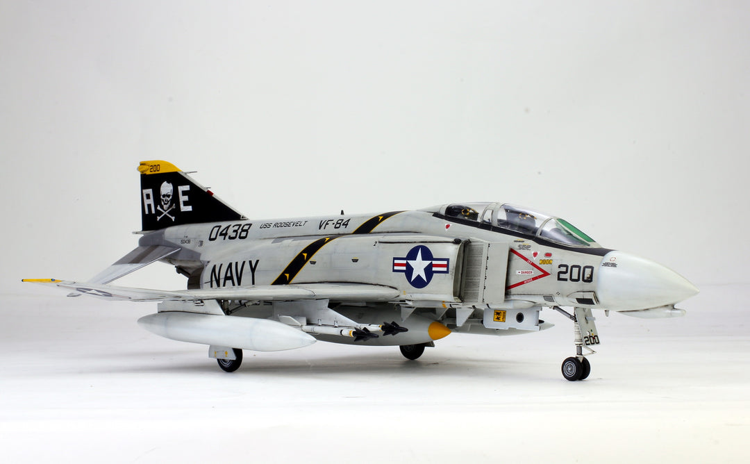 US Navy Aircraft F-4J Phantom VF-84 Jolly Rogers Vietnam war - 1
