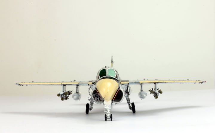 1/72 A-6E イントルーダー VA-35 ブラックパンサーズ PreOrder 1/72 A-6E Intruder VA-35 Black Panthers Model – ProBuiltModel