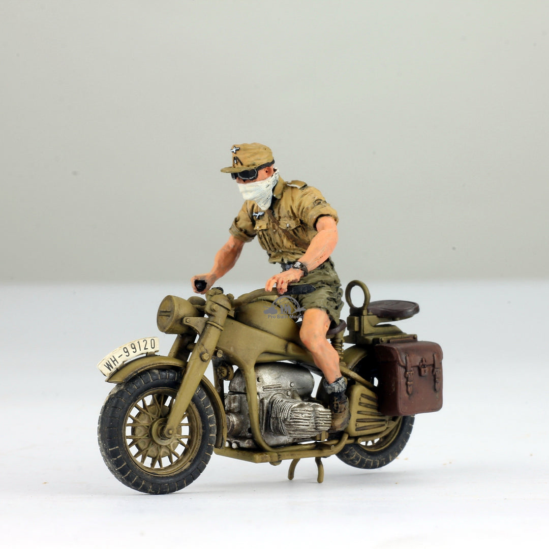 1:35 Prebuilt German Zündapp KS750 Motorcycle /w Crew – DAK Afrika