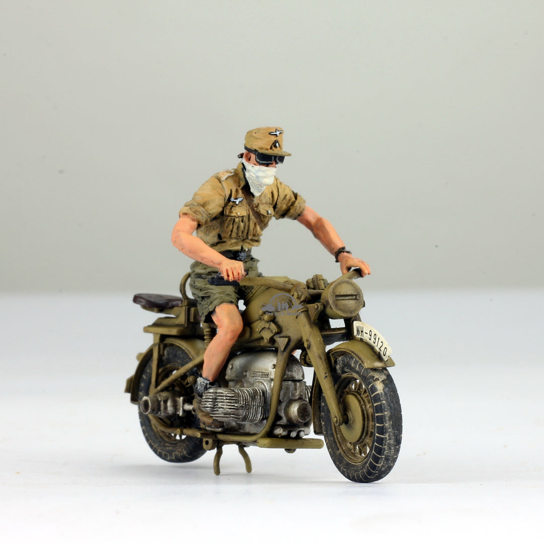 1:35 Prebuilt German Zündapp KS750 Motorcycle /w Crew – DAK Afrika