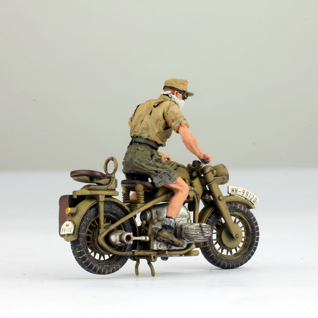 1:35 Prebuilt German Zündapp KS750 Motorcycle /w Crew – DAK Afrika