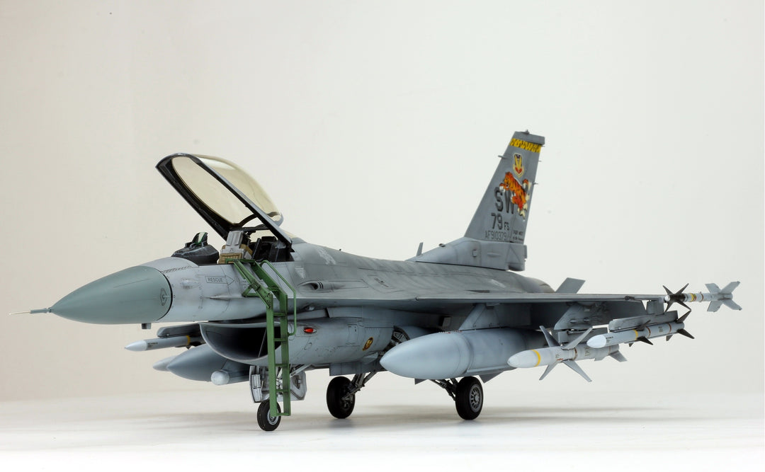1/32 F-16CJ Viper – Tamiya 60315, Engine & Weapons – ProBuiltModel