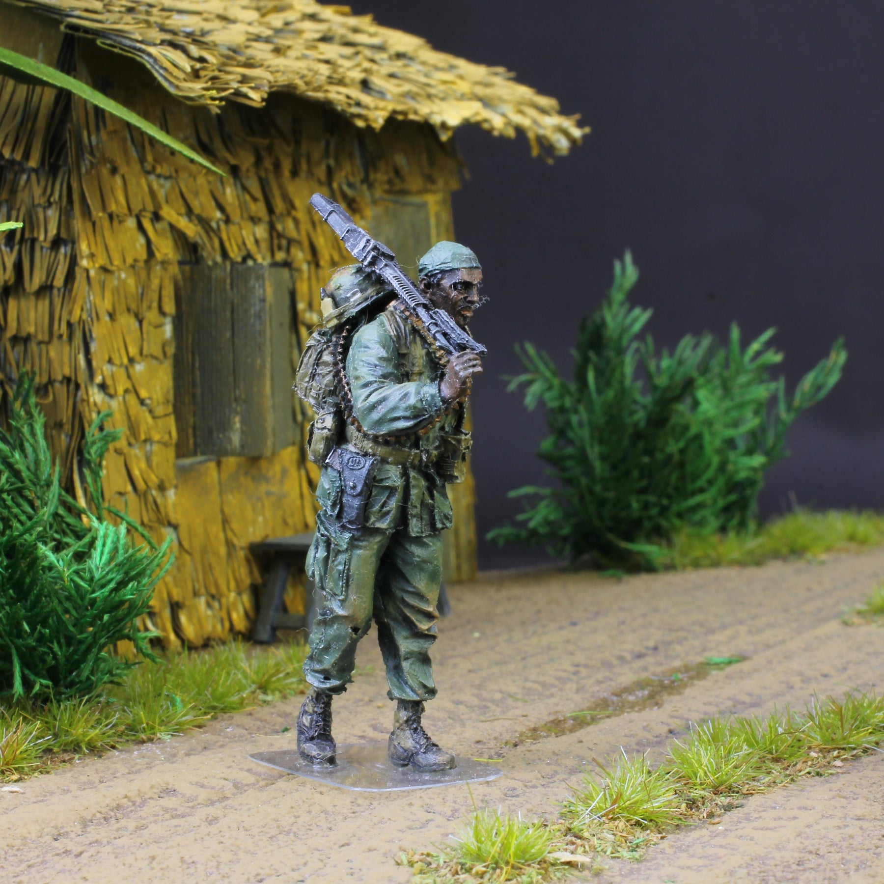 Machine Gun Walk US Army Machine Gun Soldier Walking, Vietnam war , 1/35 Scaled Ratio ...
