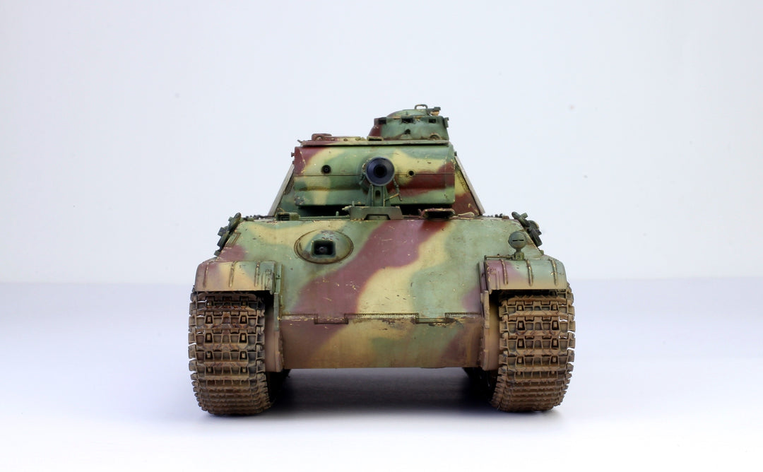 PreBuilt German Panther Ausf. G Late Production WW2, 1/35 scale