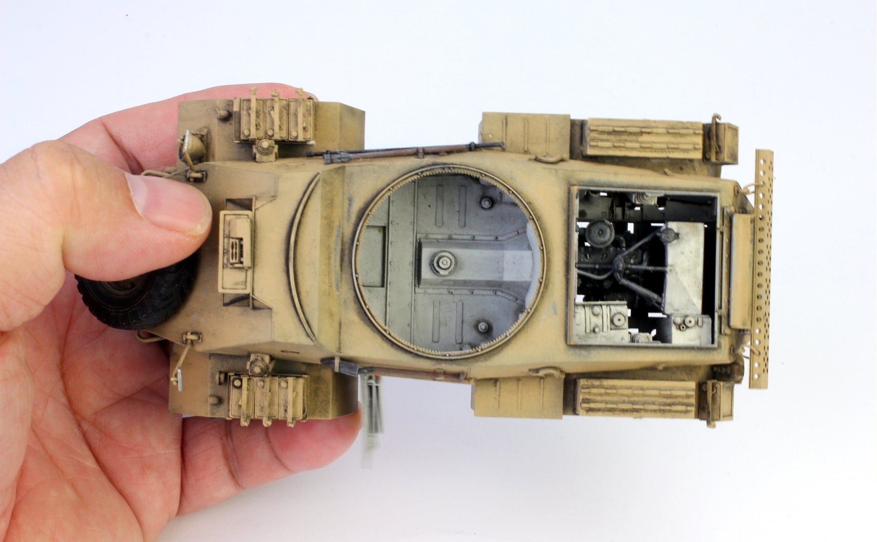 Model Kit - British Armoured Car Saladin MK.2 - 1:35 Scale Model Kit - British Armoured Car Saladin MK.2 - 1:35 Scale