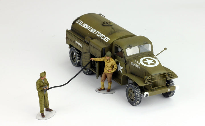 1/48 US 2 1/2TON 6x6 Airfield Fuel Truck /w 02 crews