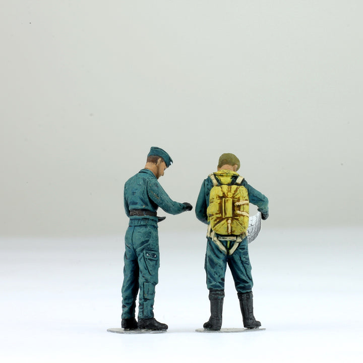ProPainted Set 02 1:48 German Luftwaffe Fighter Pilots Reading Map