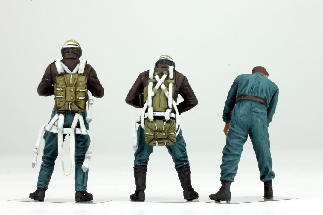 3 X SEATED Resin 1/32 scale WW2 RAF pilot figures. Made in the UK £12