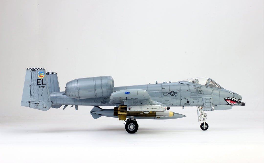 No352 1/72 USAF A-10 Thunderbolt ⅡSeries 1:72 Scale USAF