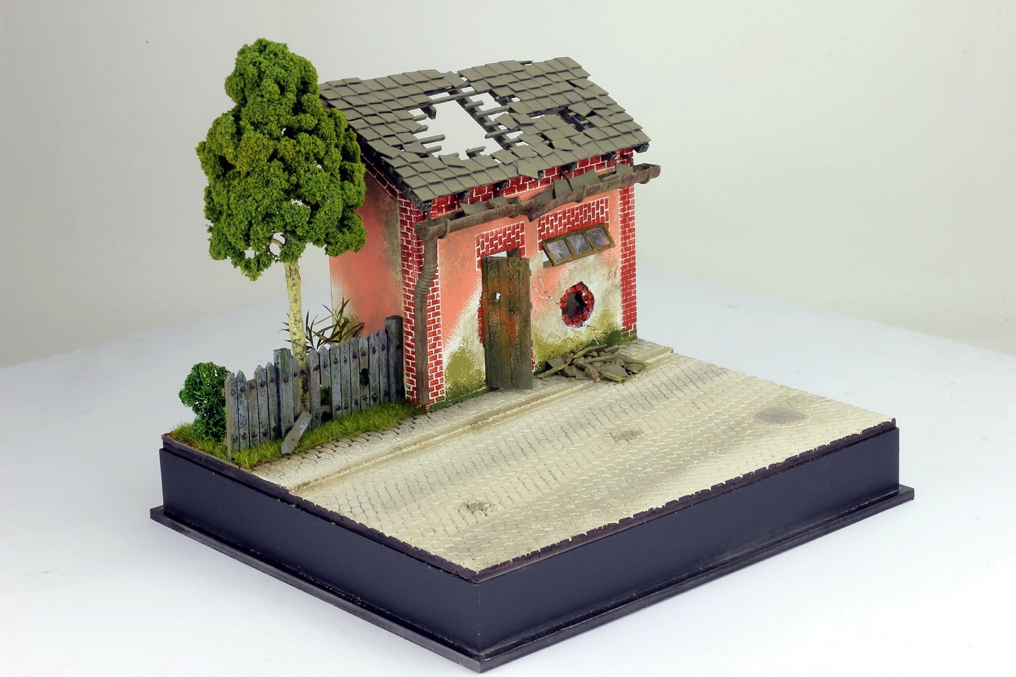 Pro-Built 1:35 Scale Handcrafted Diorama Base – Countryside Ruined Hou ...