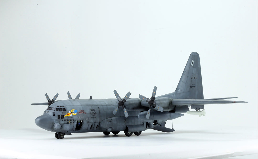 PreOrder 1:72 ProBuilt USAF AC-130H Spectre Modern Warfare