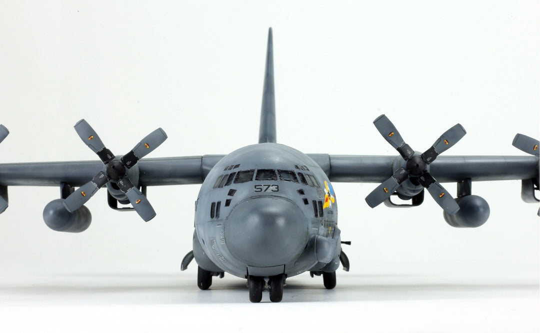 PreOrder 1:72 ProBuilt USAF AC-130H Spectre Modern Warfare