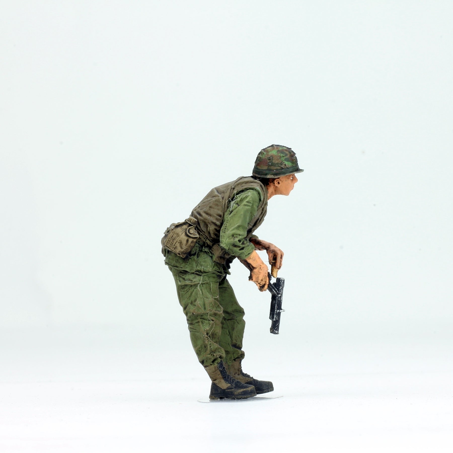 Pro-Painted 1:35 USMC M79 Gunner, Vietnam war – ProBuiltModel