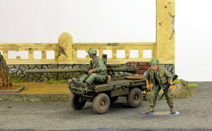 1:35 M274 Mule w/106mm RR w/ Crew