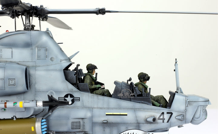 Pre-Order 1:35 Pro Built Model USMC AH-1Z Viper with 2 Pilots