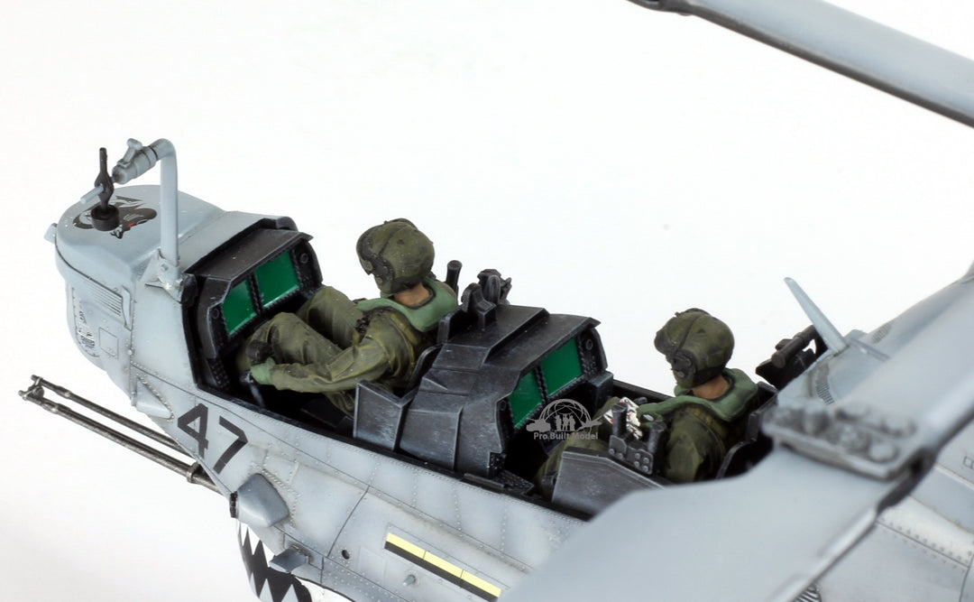 Pre-Order 1:35 Pro Built Model USMC AH-1Z Viper with 2 Pilots
