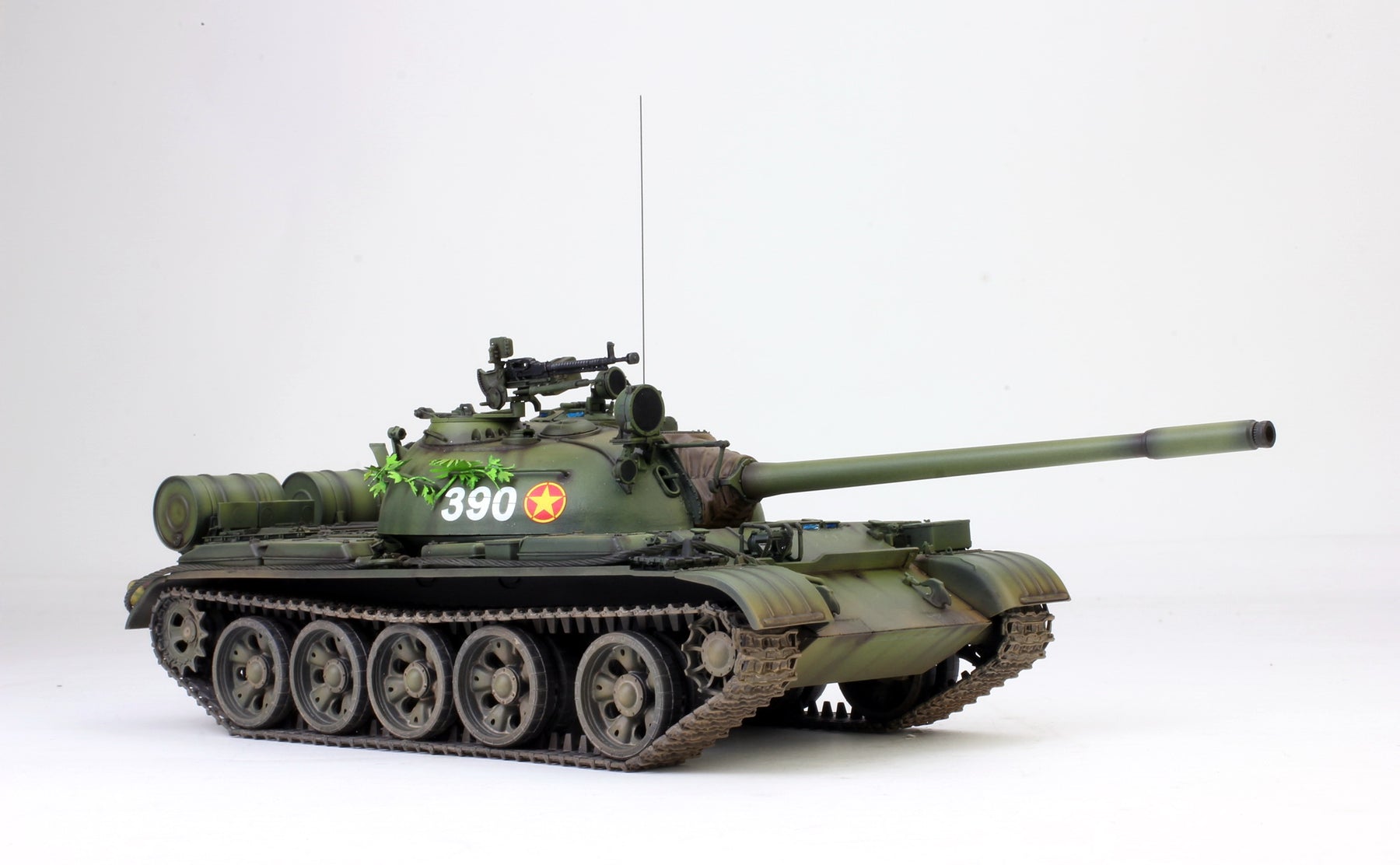 1 35 ProBuilt T 54 Tank Model Vietnam War Historic Icon Tank No 390 1-35-probuilt-t-54-tank-model-vietnam-war-historic-icon-tank-no-390
