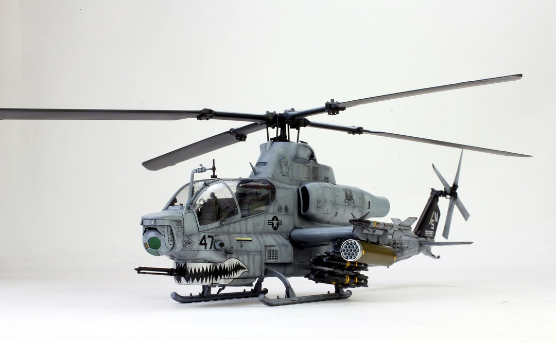 USMC AH-1Z Viper - 1/35 Scaled Ratio - Modern War Pro Built Model