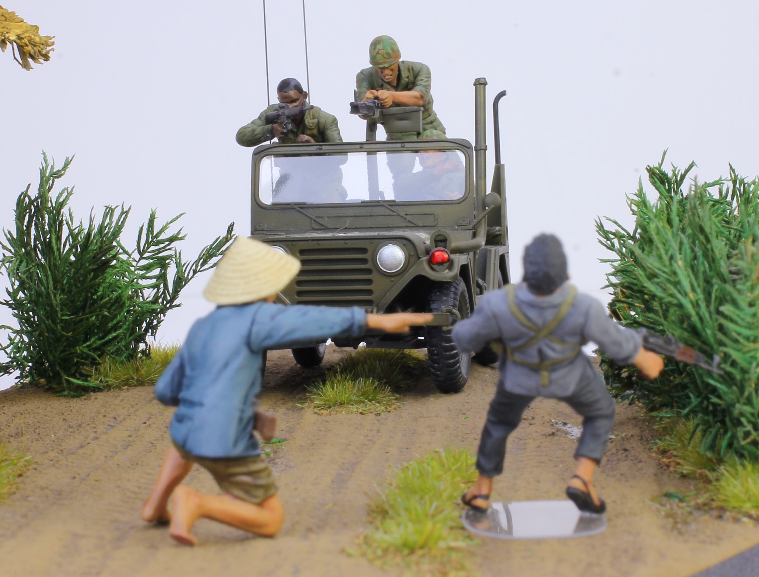 War Models Pro-Painted Vietnam war US Soldiers set Charlies on the left (05 figur ...