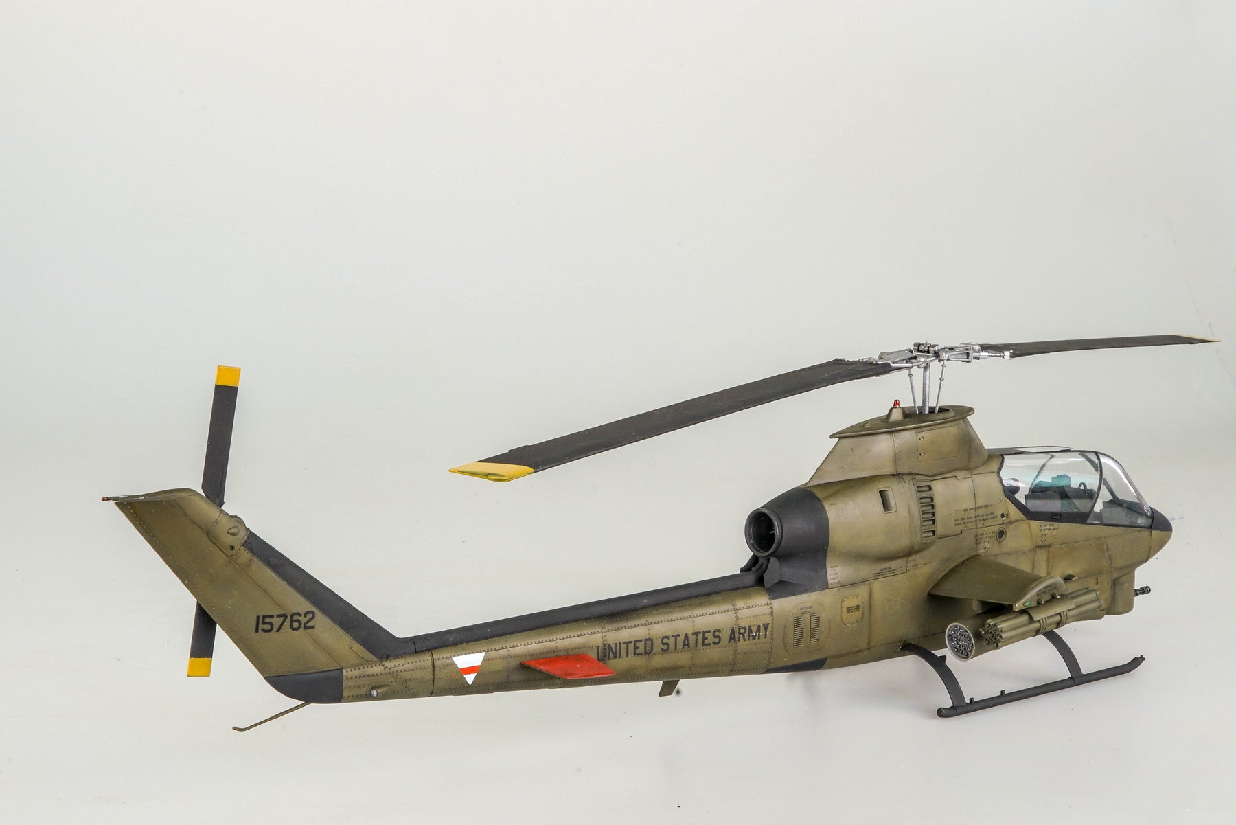Fujimi Q4-800 - Hélicoptère US Army AH-1G Huey Cobra Black Bunny 1/48 Neuf Boite Fujimi Q4-800 - Hélicoptère US Army AH-1G Huey Cobra Black Bunny 1/48 Neuf Boite