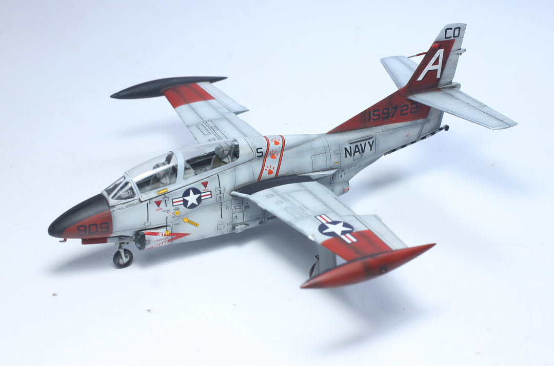 US Navy T-2C Buckeye Training Airplane - 1/72 Scaled Ratio - Made
