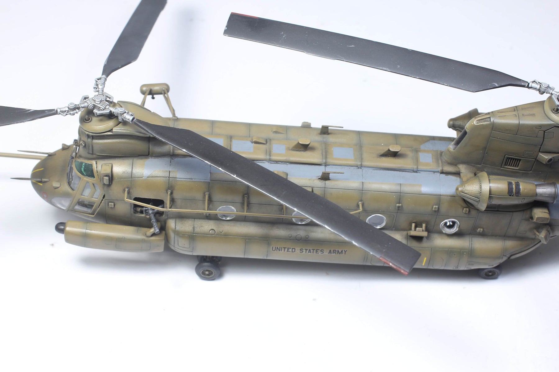 Maquette Sikorsky MH-47E Chinook SOA 1/72 Maquette Sikorsky MH-47E Chinook SOA 1/72