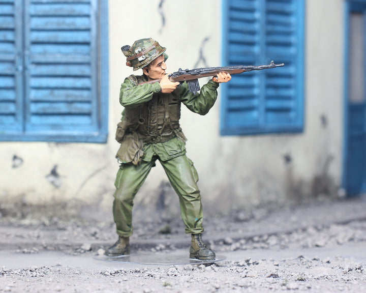 1/35 USMC Sharpshooter in Hue