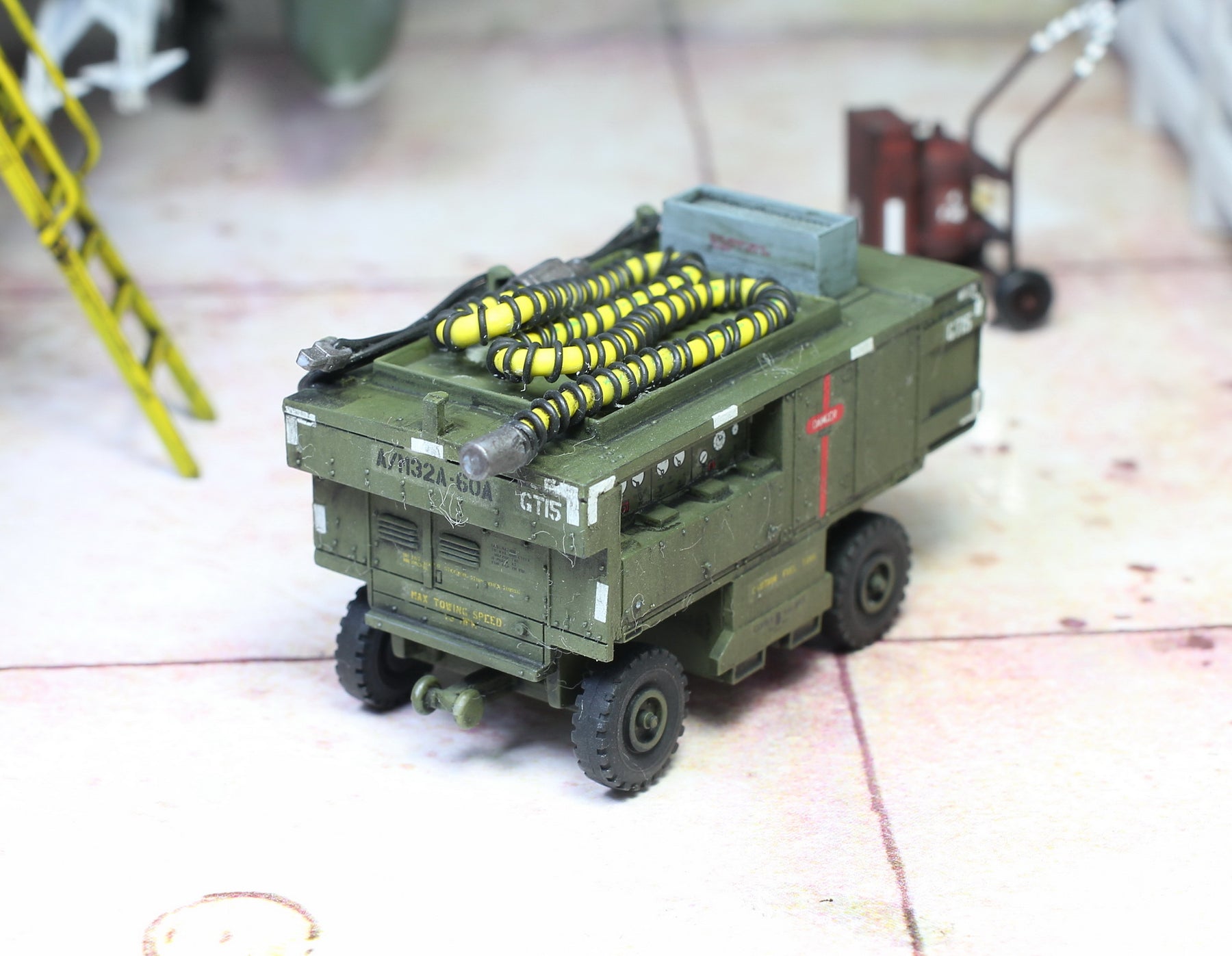 Loc Generator Usaf USAF Generator Set /w crew for aircraft in airbase 1:48 scale, manufac ...
