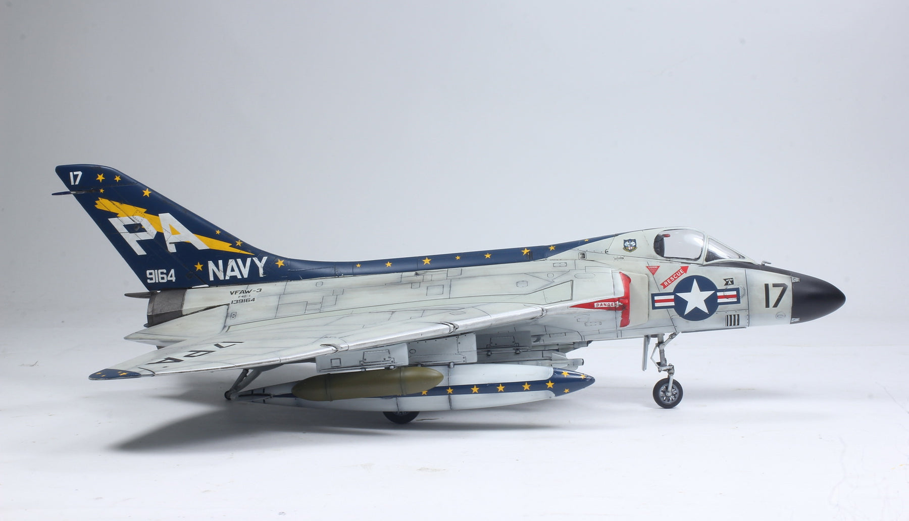 F4d Douglas F4D-1 Skyray - 1/48 Scaled Ratio - Pro Built Model – ProBuiltModel