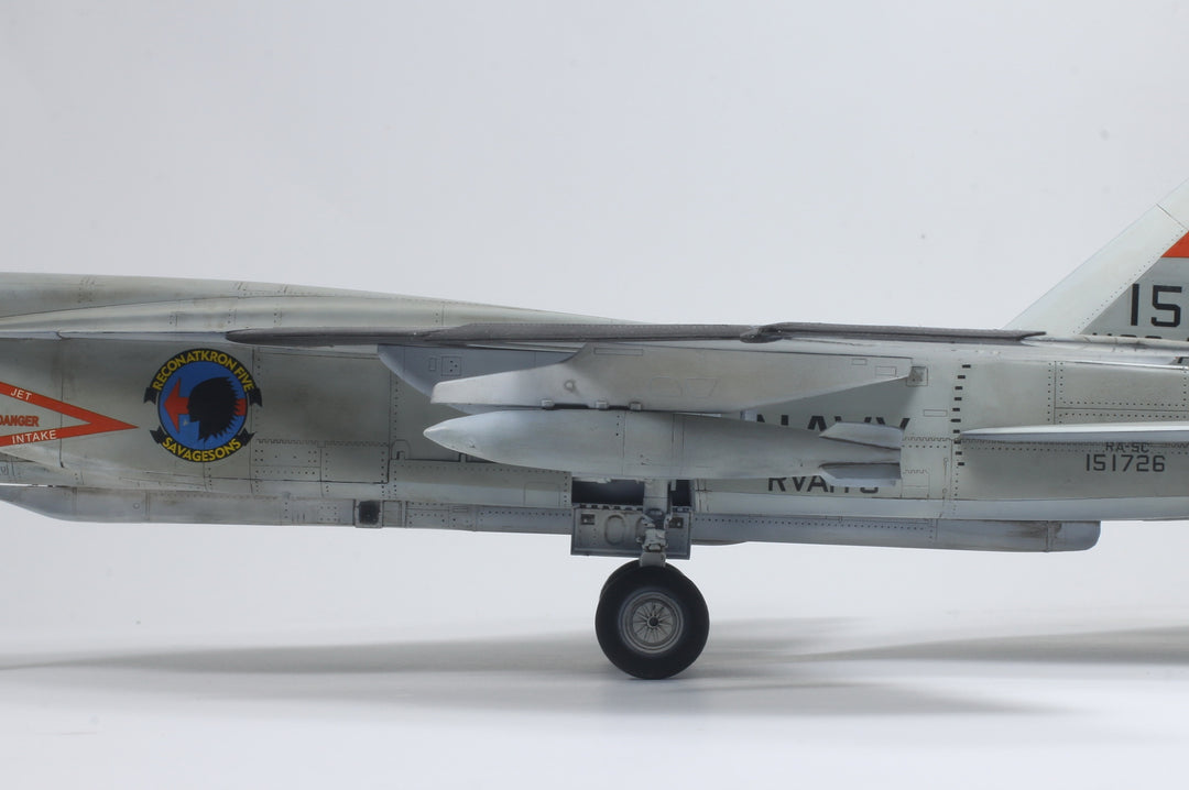 1:48 RA-5C Vigilante プラモデル 41B9fjgTTVL._UF350,350_QL80_.jpg