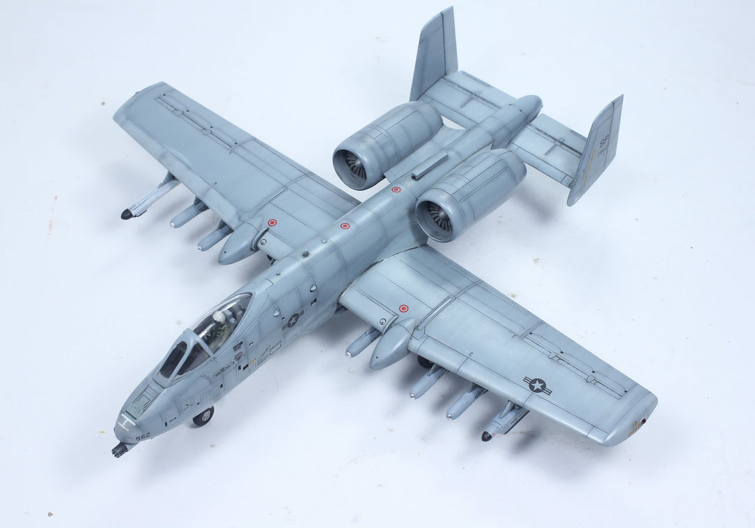 USAF A-10A Thunderbolt II /w Pilot in cockpit - 1/72 Scaled Ratio