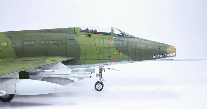 ウイングクラブ　F-100D スーパーセイバー　1/32 USAF F-100D Super Sabre Vietnam War - 1/32 scale ratio- Original