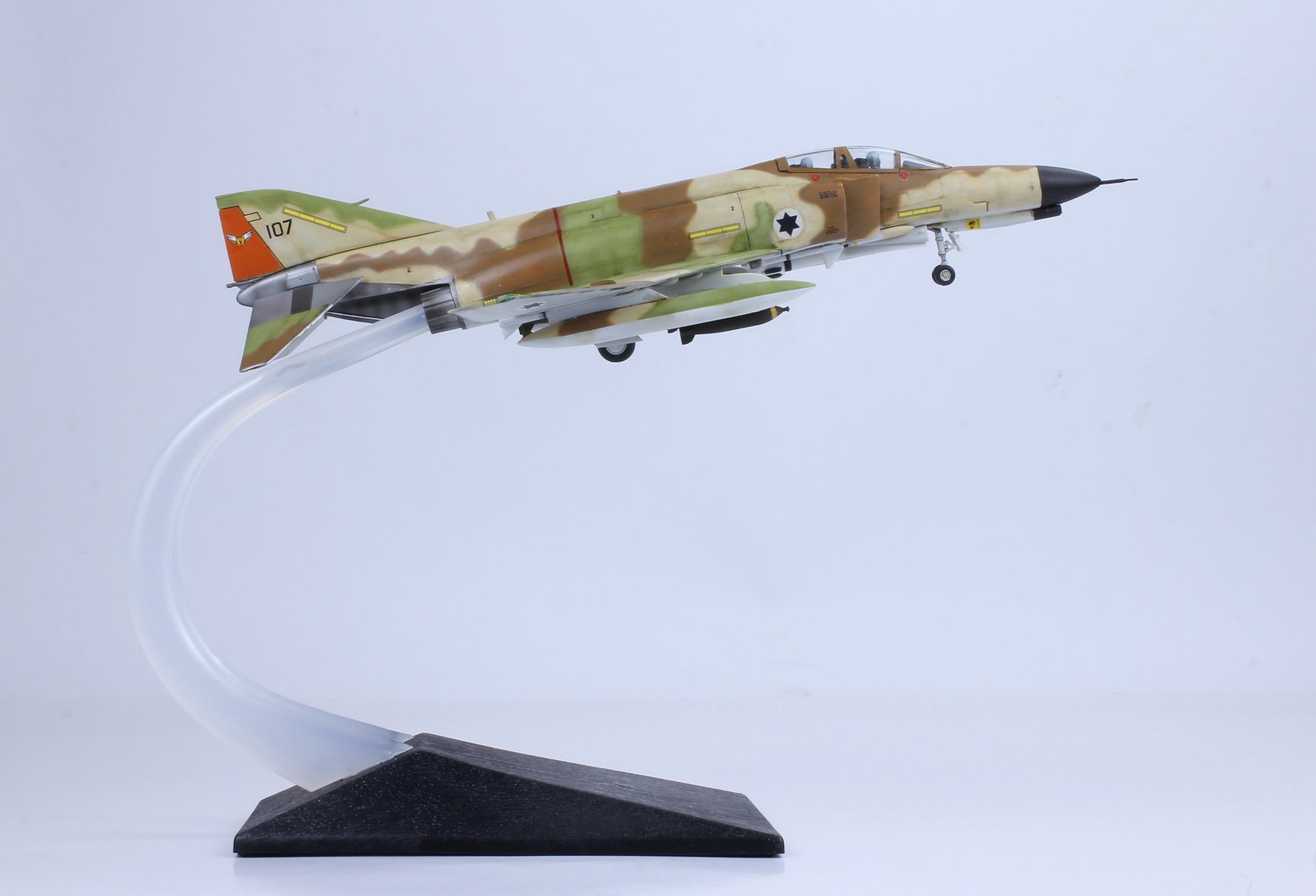thumbnail image 2 of 1/72 Scale Israeli F-4 Phantom Fighter Model Kit – TWPUZZ With Water Decals 2 of 4