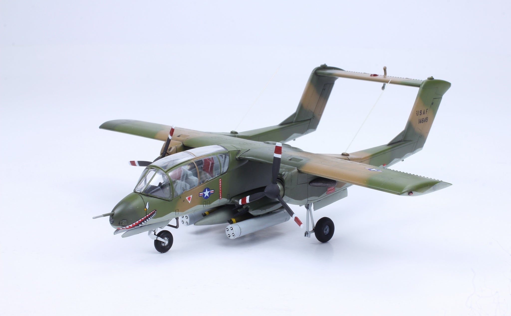 North American Rockwell OV-10A Bronco SEA Camouflage, Vietnam war - 1 ...