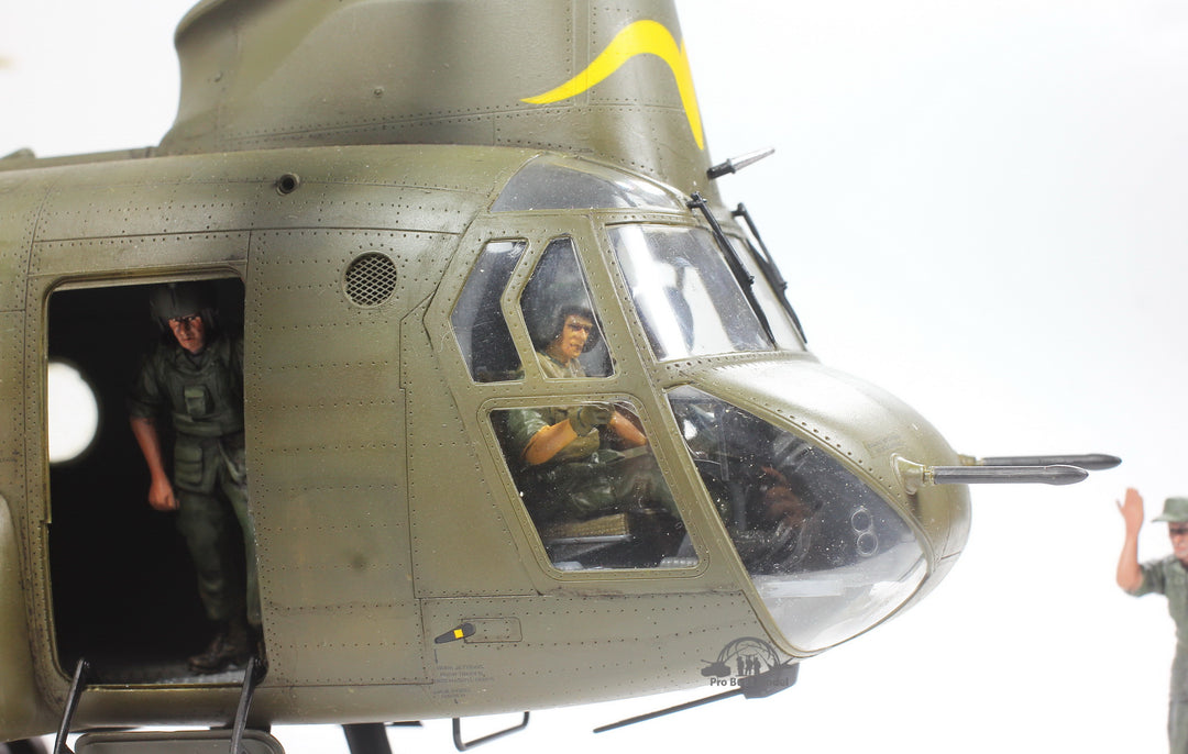 1/35 CH-47A CHINOOK 支努千 飛行機 プラモデル Amazon.com: Trumpeter 1/35 Scale CH47A Chinook Helicopter