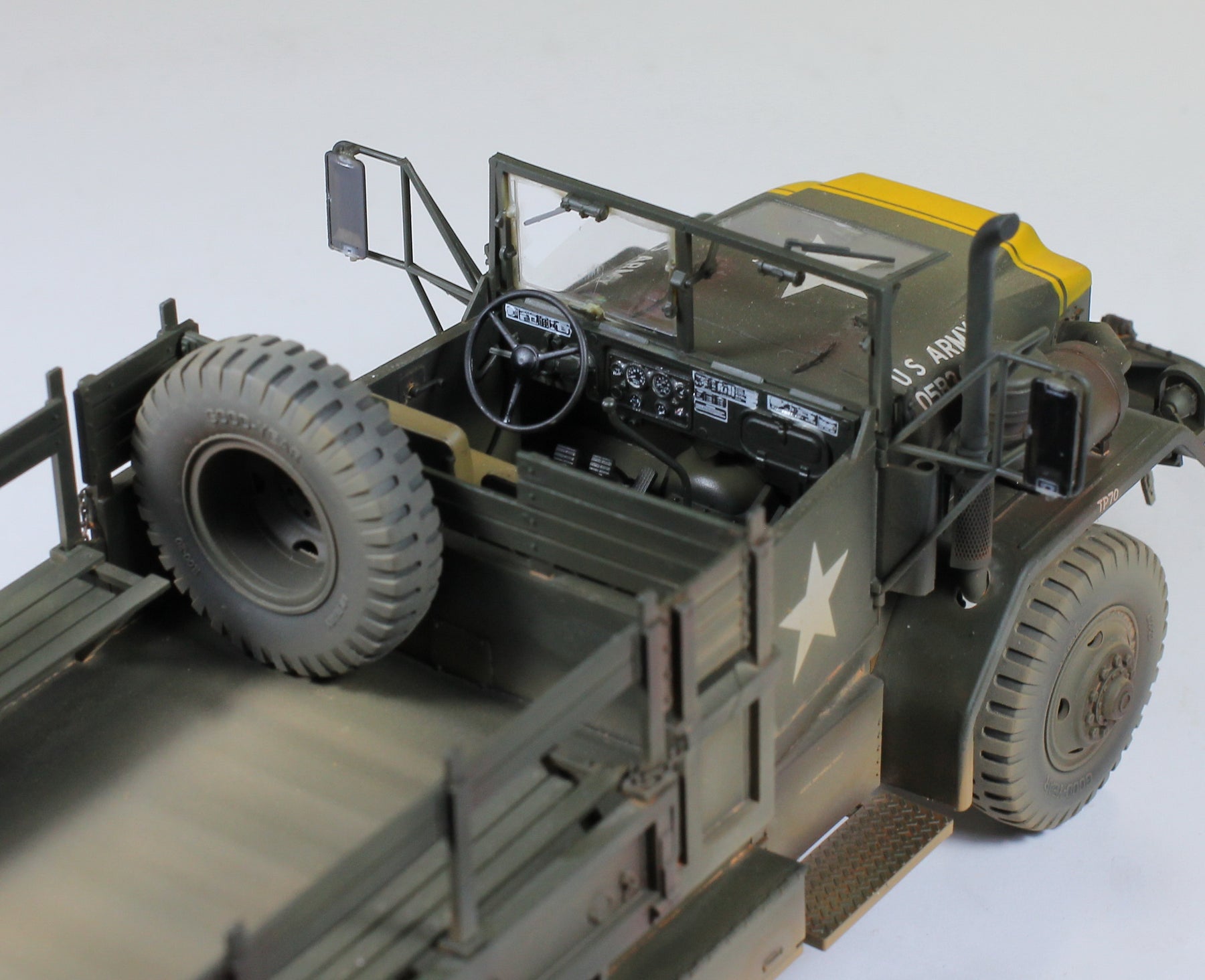 Maquette Construite Et Peinte : Camion US Army M54A2 5 Tonnes - Vietnam Maquette Construite Et Peinte : Camion US Army M54A2 5 Tonnes - Vietnam