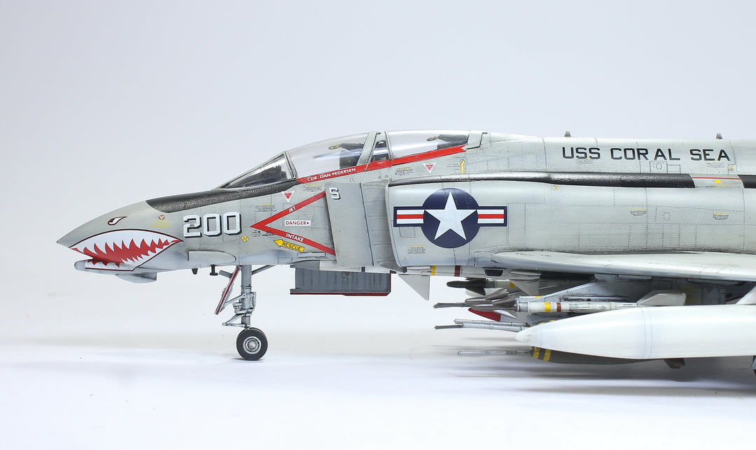 X-PLUS 1/72 アメリカ F-4B U.S NAVY VF-111 Amazon.com: Academy F-4B VF-111 Sundowners Model Kit : Arts