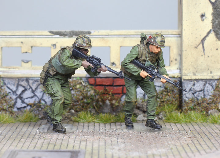 1/35 USMC Soldiers fighting in Hue, MauThan 1968