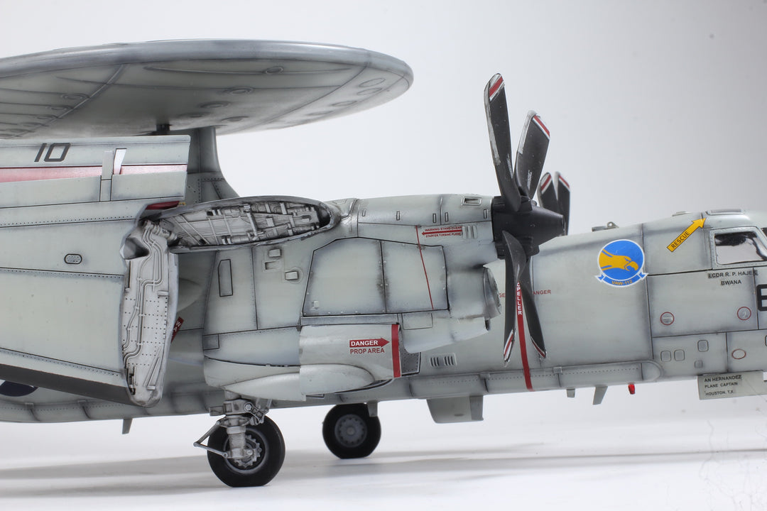 US Navy E-2C Hawkeye (Folded wings) - 1/48 Scaled Ratio Pro Built